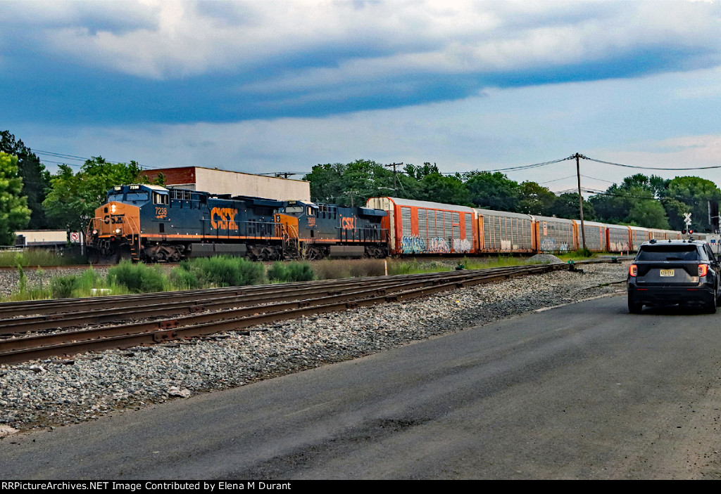 CSX 7238 on M-567